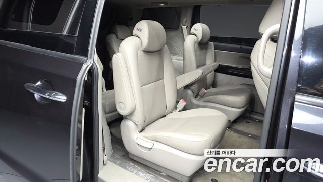 Kia Canival 2019 — photo 18