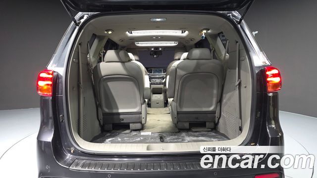 Kia Canival 2019 — photo 26