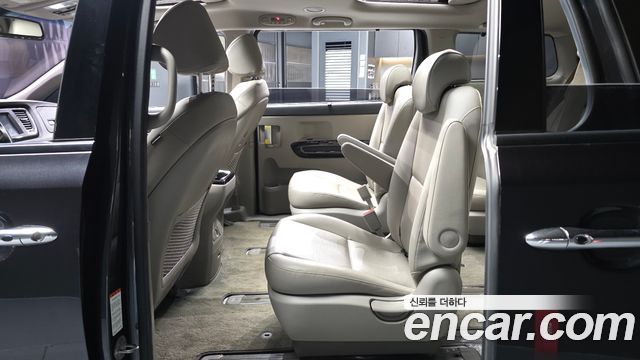 Kia Canival 2019 — photo 16