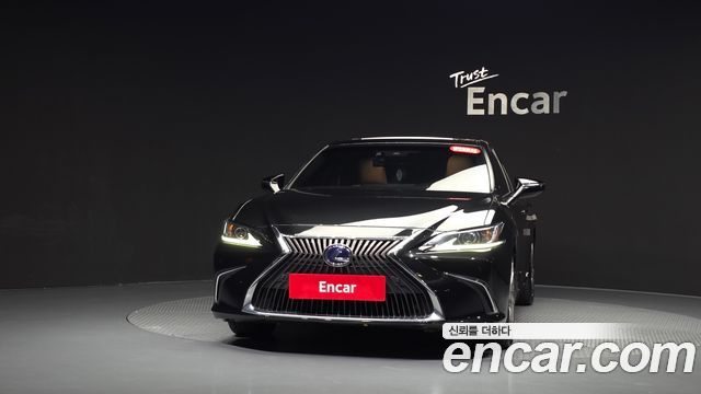 Lexus ES 2019 — photo 3