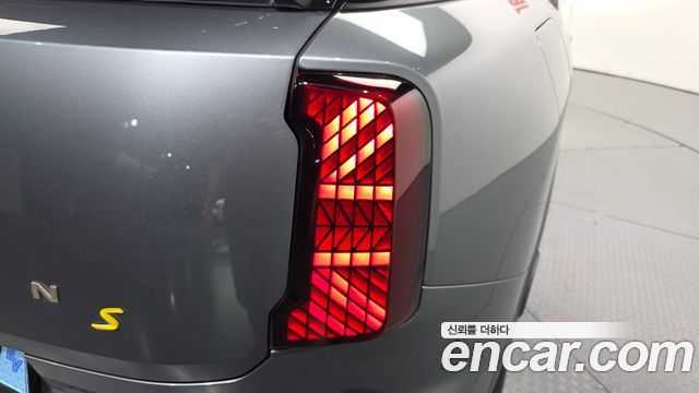 Mini Countryman 2025 — photo 9