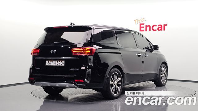 Kia Canival 2019 — photo 2