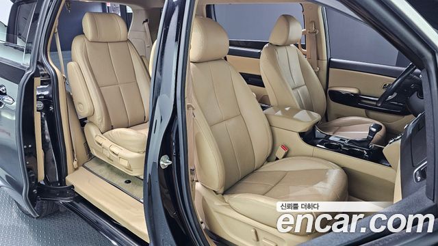 Kia Canival 2019 — photo 17