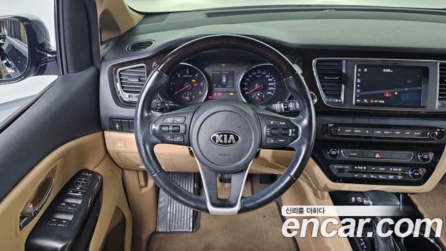 Kia Canival 2019 — photo 18