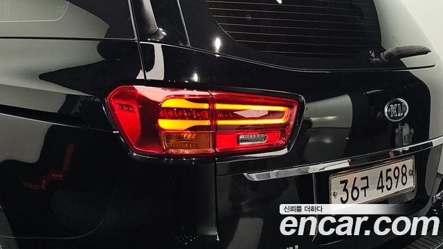 Kia Canival 2019 — photo 9