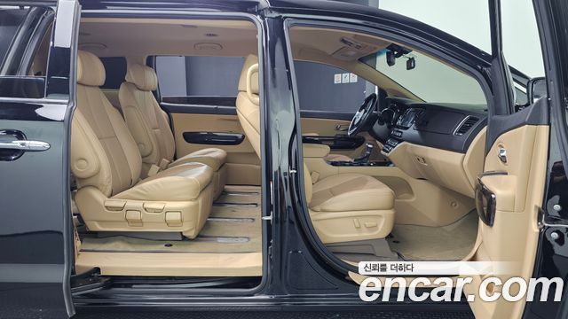 Kia Canival 2019 — photo 16