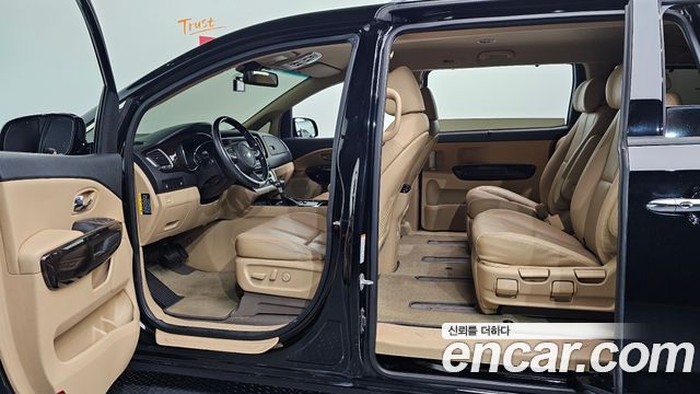 Kia Canival 2019 — photo 29