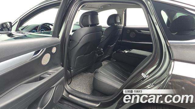 Genesis G80 2022 — photo 17