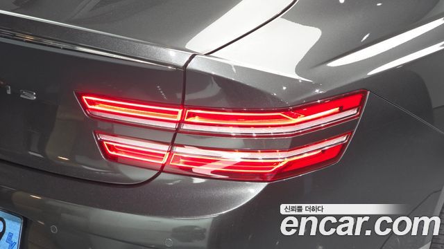 Genesis G80 2022 — photo 9