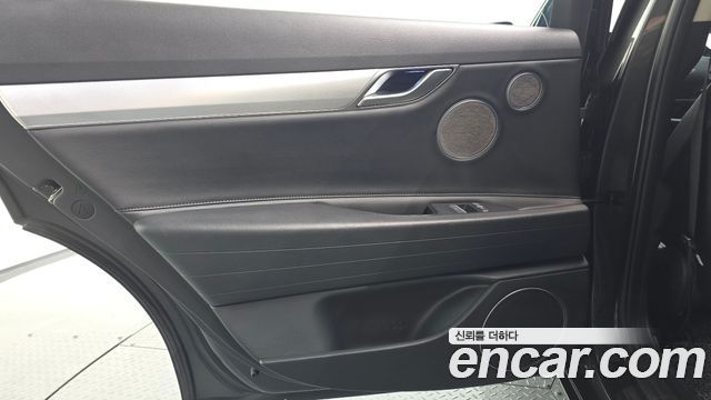 Genesis G80 2022 — photo 15