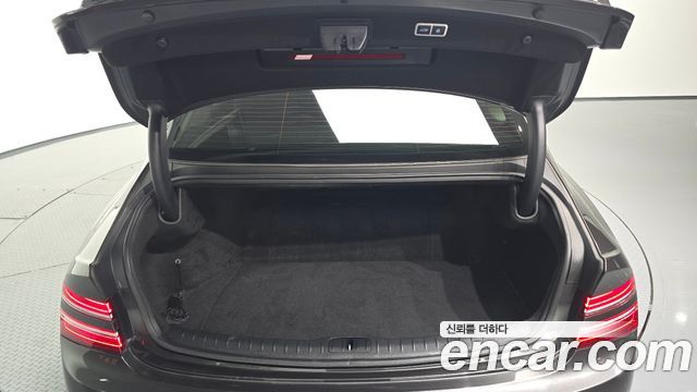 Genesis G80 2022 — photo 35