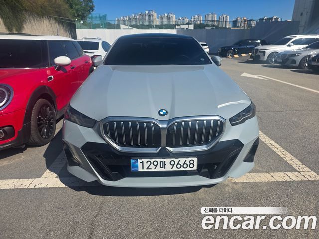 BMW 5-Series 2025 — photo 6
