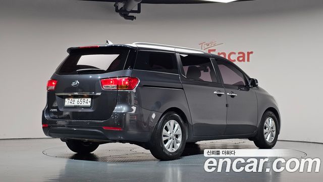 Kia Canival 2016 — photo 2