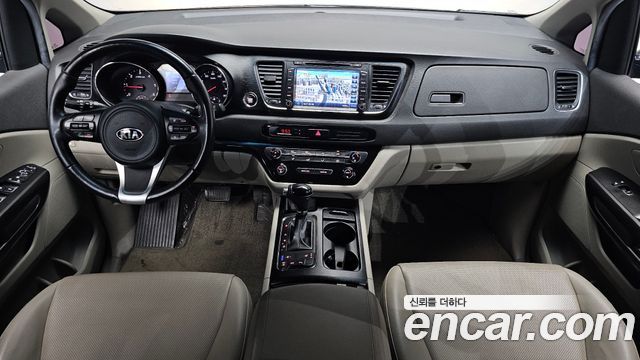 Kia Canival 2016 — photo 10