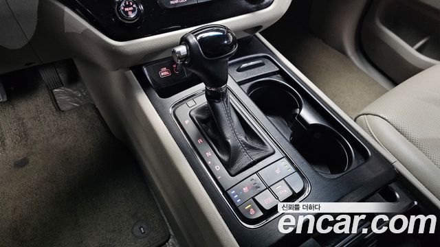 Kia Canival 2016 — photo 12
