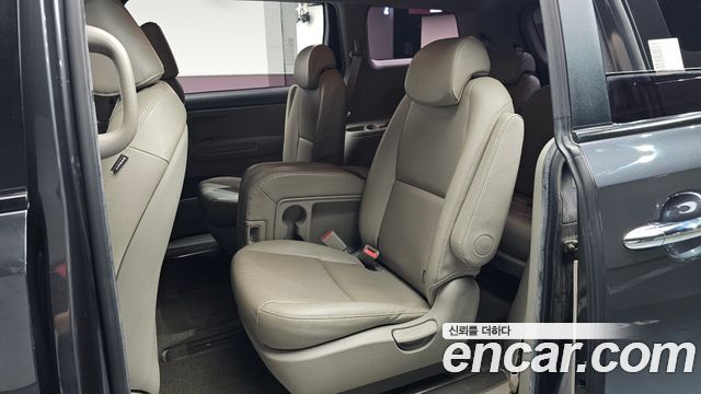 Kia Canival 2016 — photo 18