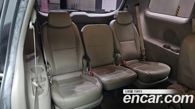 Kia Canival 2016 — photo 19
