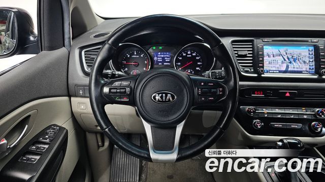 Kia Canival 2016 — photo 20