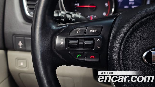 Kia Canival 2016 — photo 21