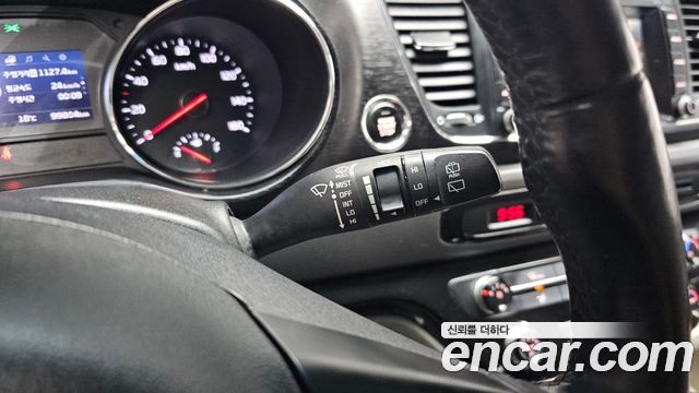 Kia Canival 2016 — photo 25