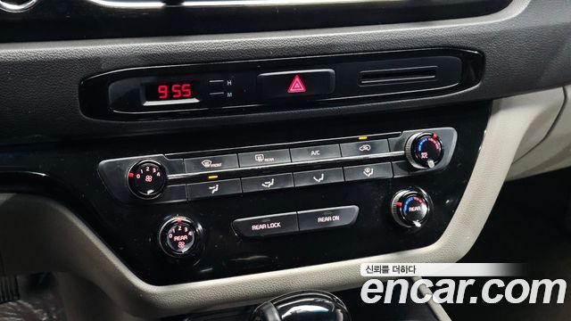 Kia Canival 2016 — photo 30