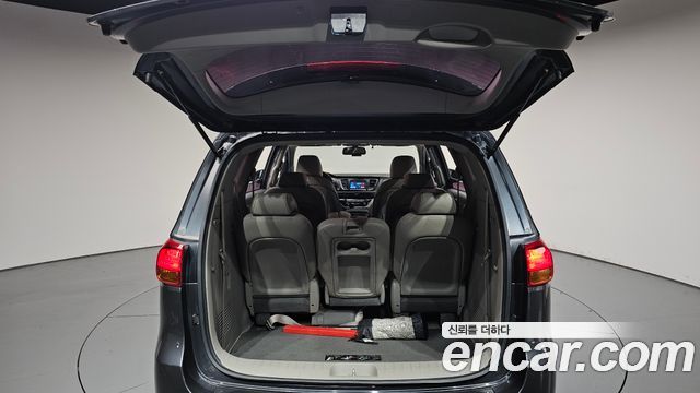 Kia Canival 2016 — photo 35