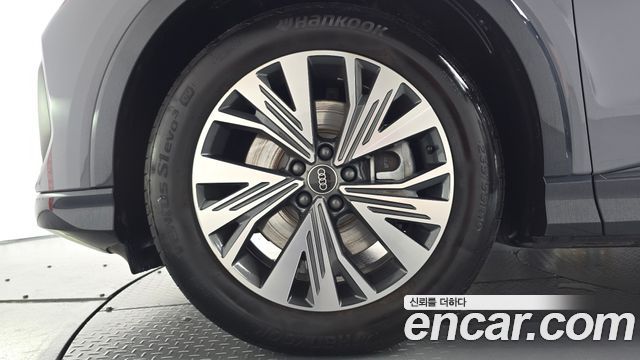 Audi Q4 e-tron 2025 — photo 5