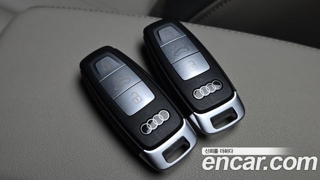 Audi Q4 e-tron 2025 — photo 23