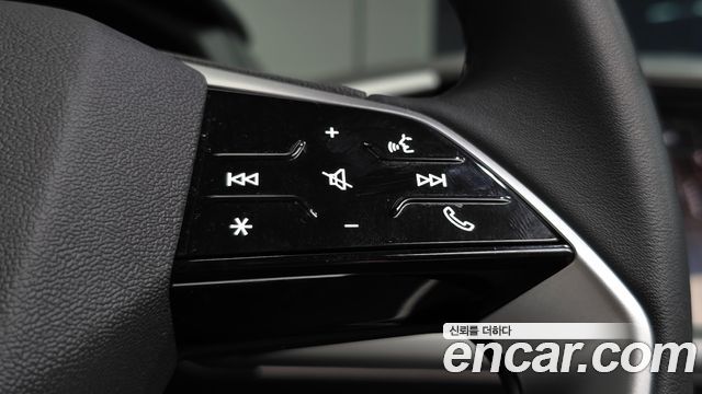 Audi Q4 e-tron 2025 — photo 24