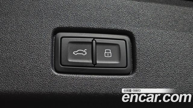 Audi Q4 e-tron 2025 — photo 26