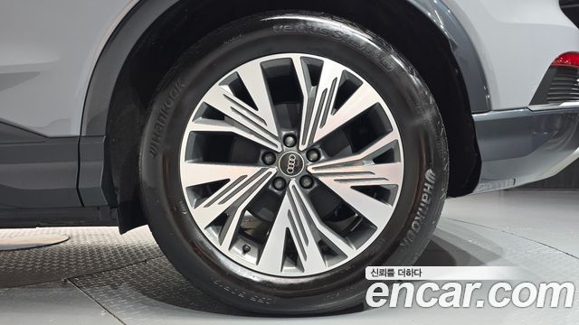 Audi Q4 e-tron 2025 — photo 7