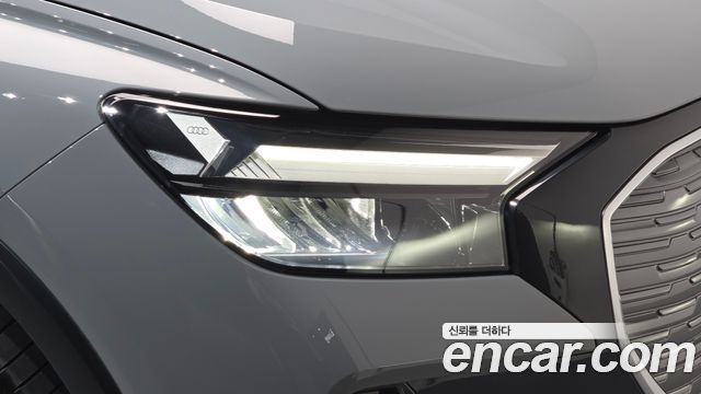 Audi Q4 e-tron 2025 — photo 8