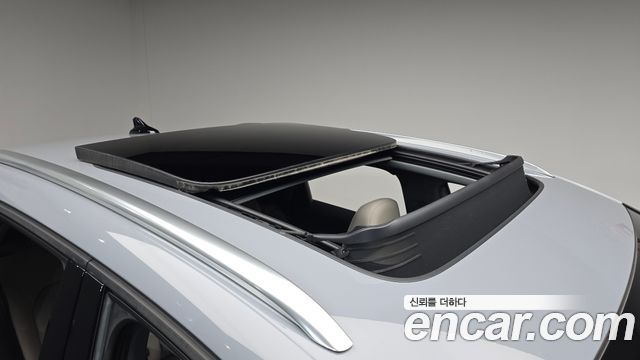 Audi Q4 e-tron 2025 — photo 32