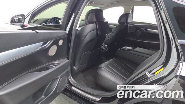 Genesis G80 2022 — photo 17