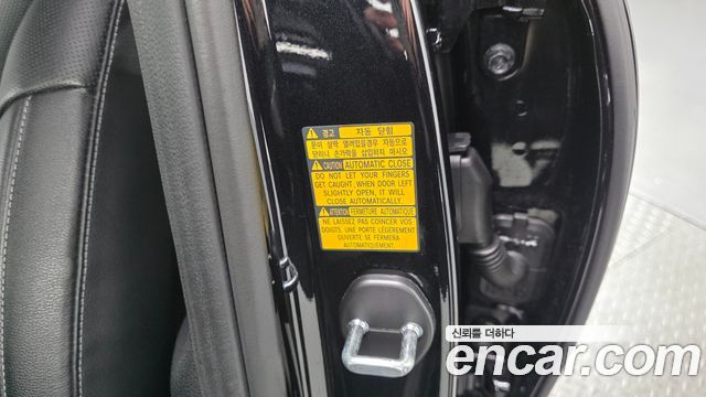 Genesis G80 2022 — photo 32
