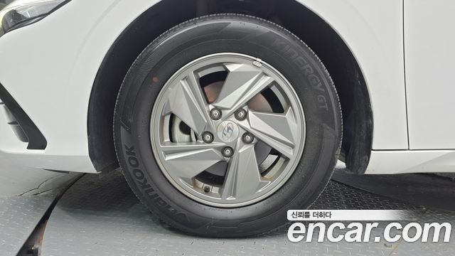Hyundai AVANTE 2025 — photo 5