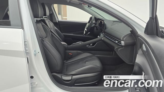 Hyundai AVANTE 2025 — photo 11