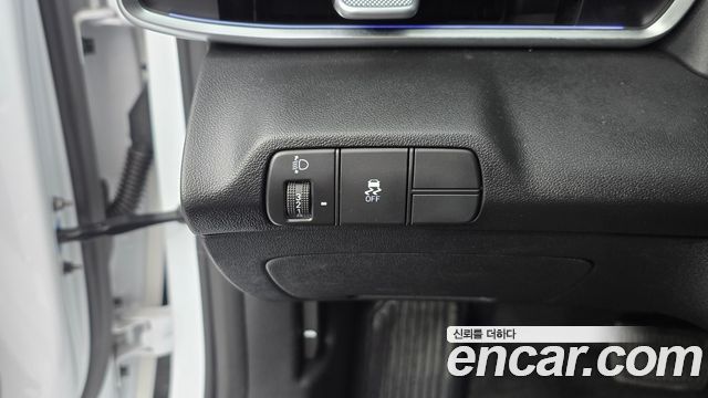 Hyundai AVANTE 2025 — photo 17