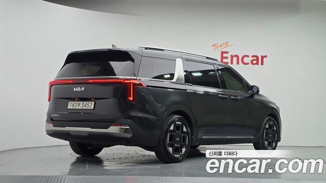 Kia Canival 2024 — photo 2