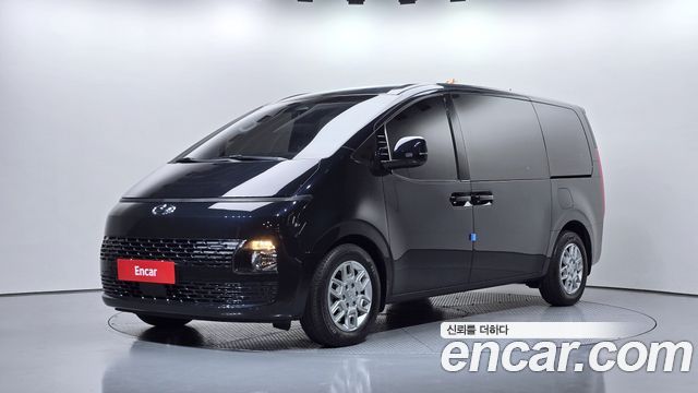 Hyundai Staria 2022 — photo 1