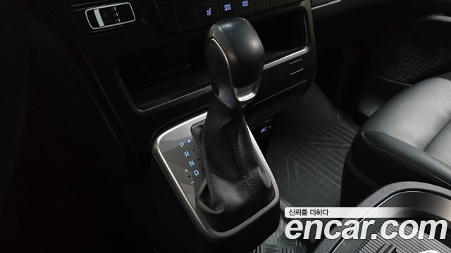 Hyundai Staria 2022 — photo 9