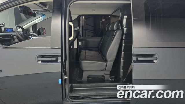 Hyundai Staria 2022 — photo 11