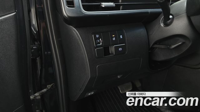 Hyundai Staria 2022 — photo 16