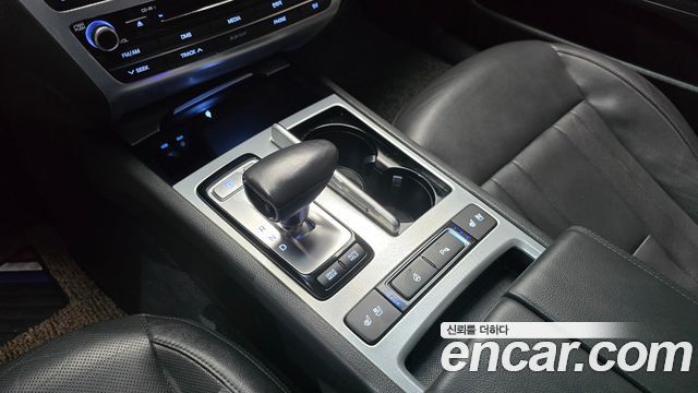 Genesis G80 2017 — photo 12