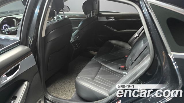Genesis G80 2017 — photo 18