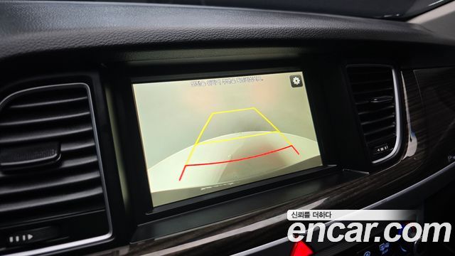 Genesis G80 2017 — photo 21