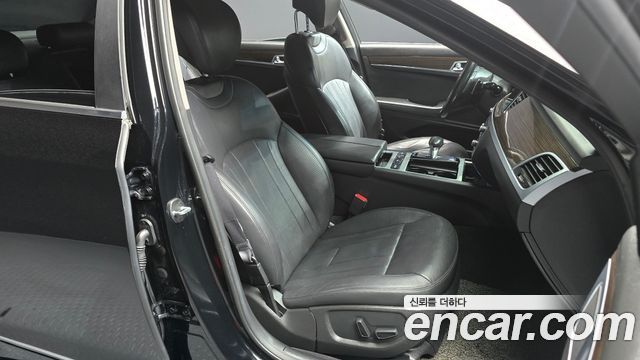 Genesis G80 2017 — photo 16