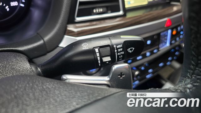 Genesis G80 2017 — photo 28