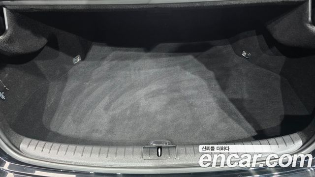 Genesis G80 2017 — photo 33