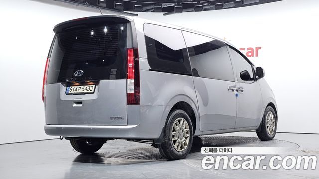 Hyundai Staria 2022 — photo 2